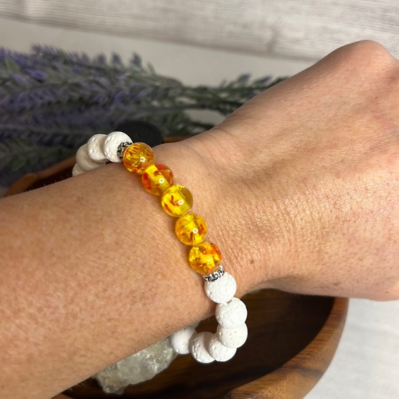NEW Amber Essential Oil Diffuser Bracelet White Natural Lava Stone - Picture 3 of 8